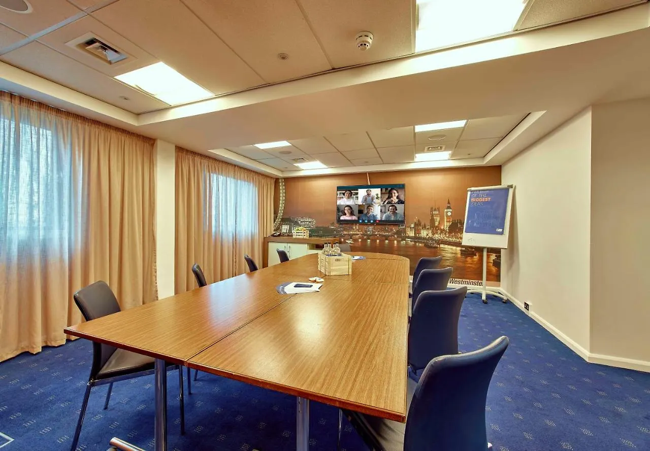 Holiday Inn Express London Stratford By Ihg