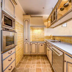apartment-boulevard-louis-blanc.fr-provencehotel.com/