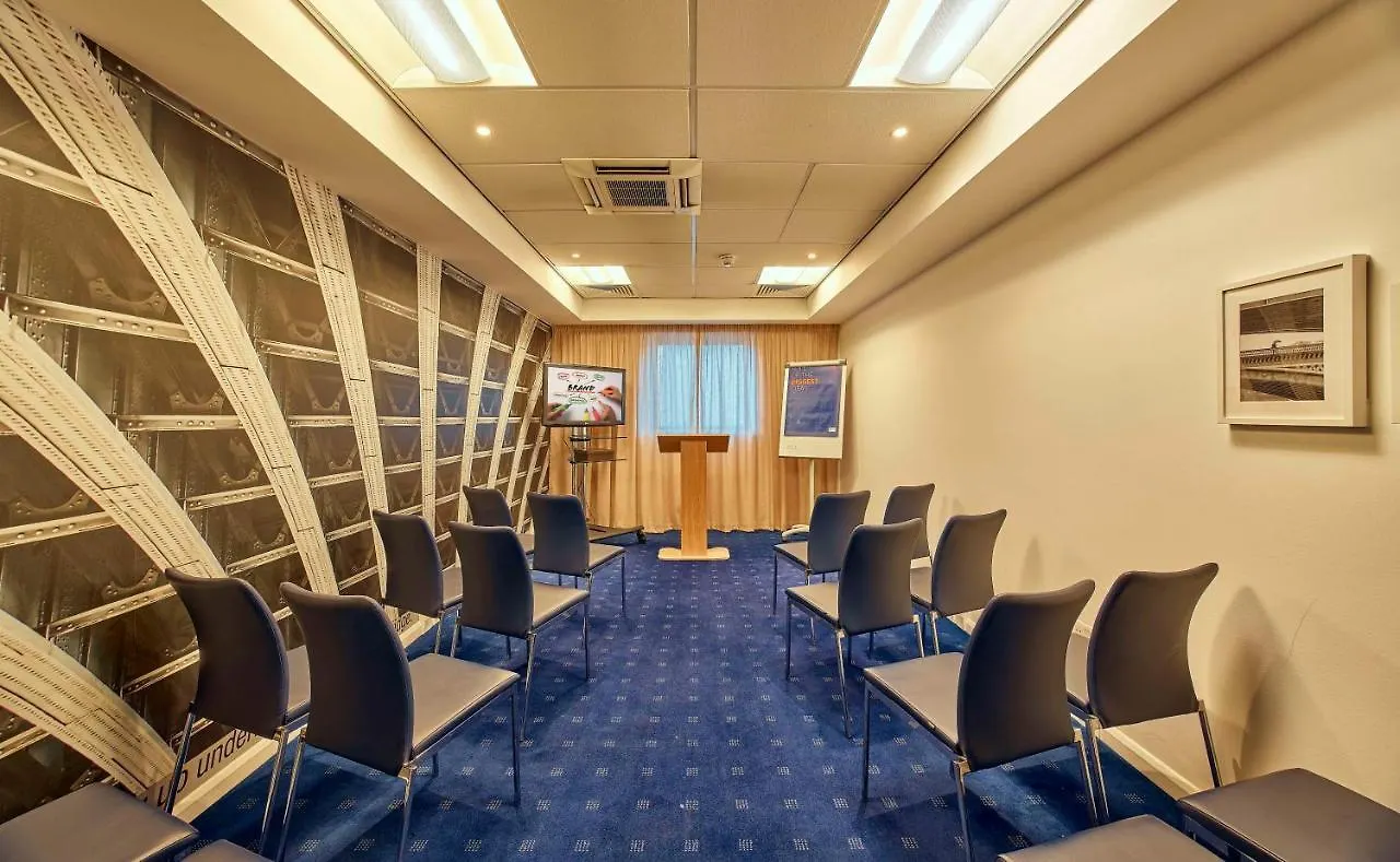 Holiday Inn Express London Stratford By Ihg Hotel